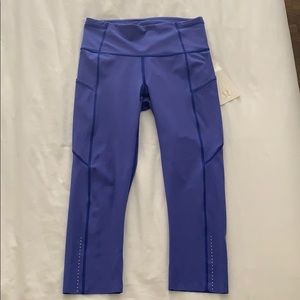 NEVER WORN Lululemon cropped legging!